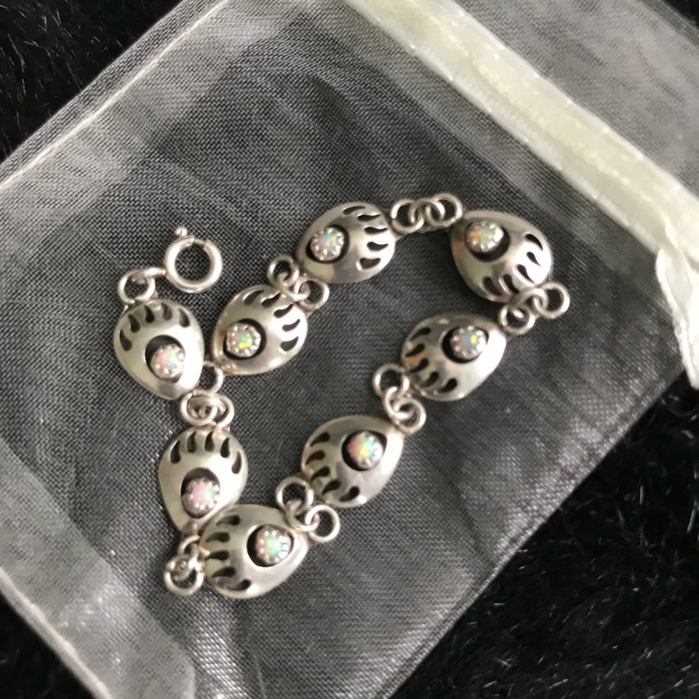 Bear Paw Bracelet 🐻